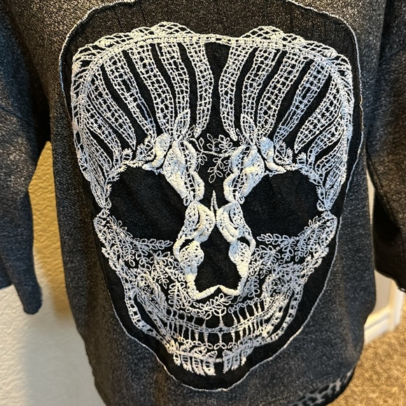 Skull sweatshirt, embroidery detail, no tag for size, M/L - Picture 2 of 7